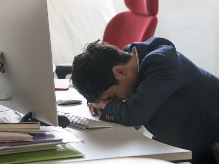 ngủ nơi công sở